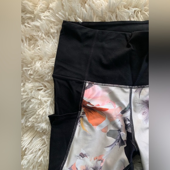 Athleta floral mesh leggings with pockets- size S - Picture 5 of 6